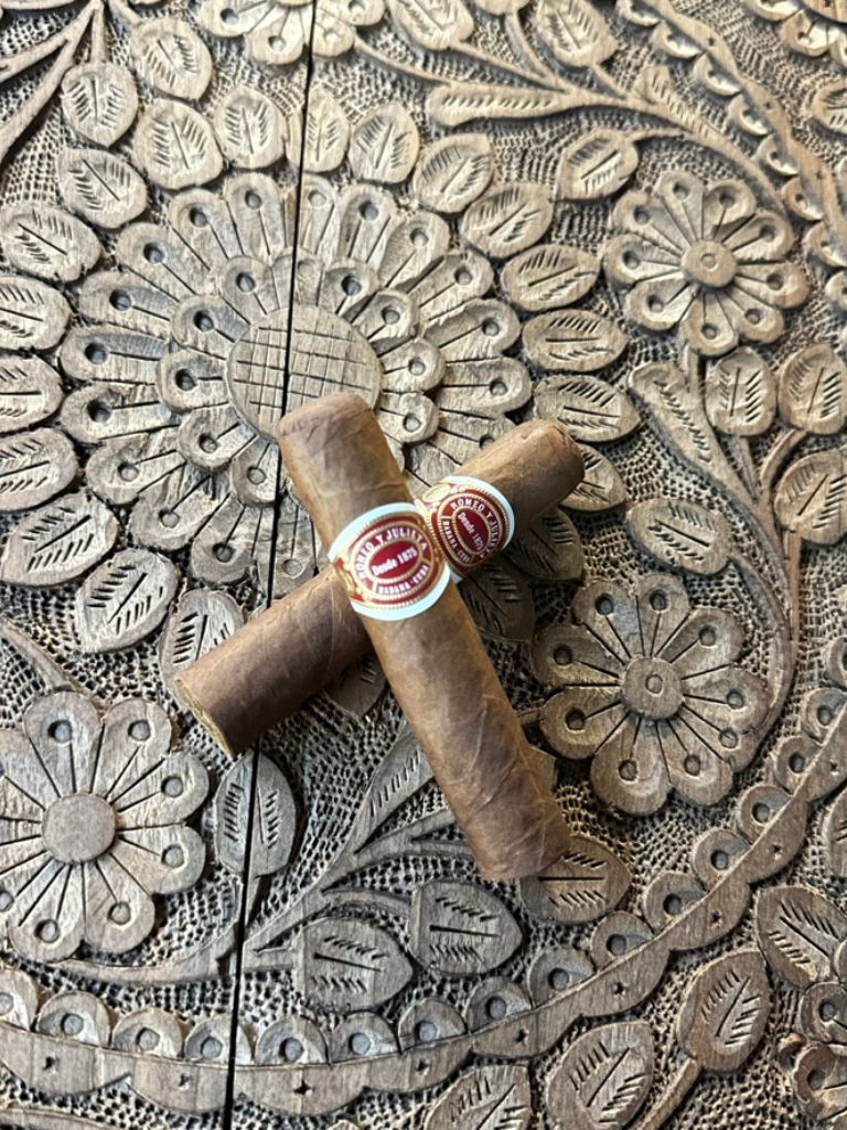 Romeo y Julieta Petit Royales